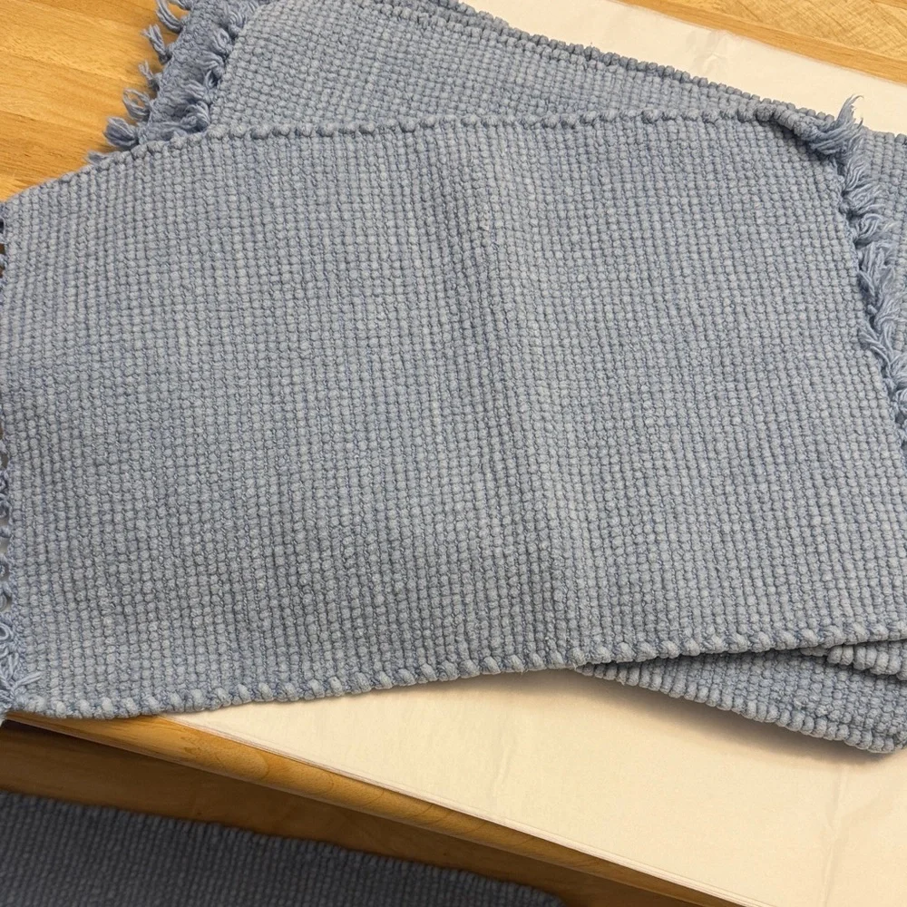 Set of 8 Blue Woven placemats , heavyweight reversible fabric, excellent
